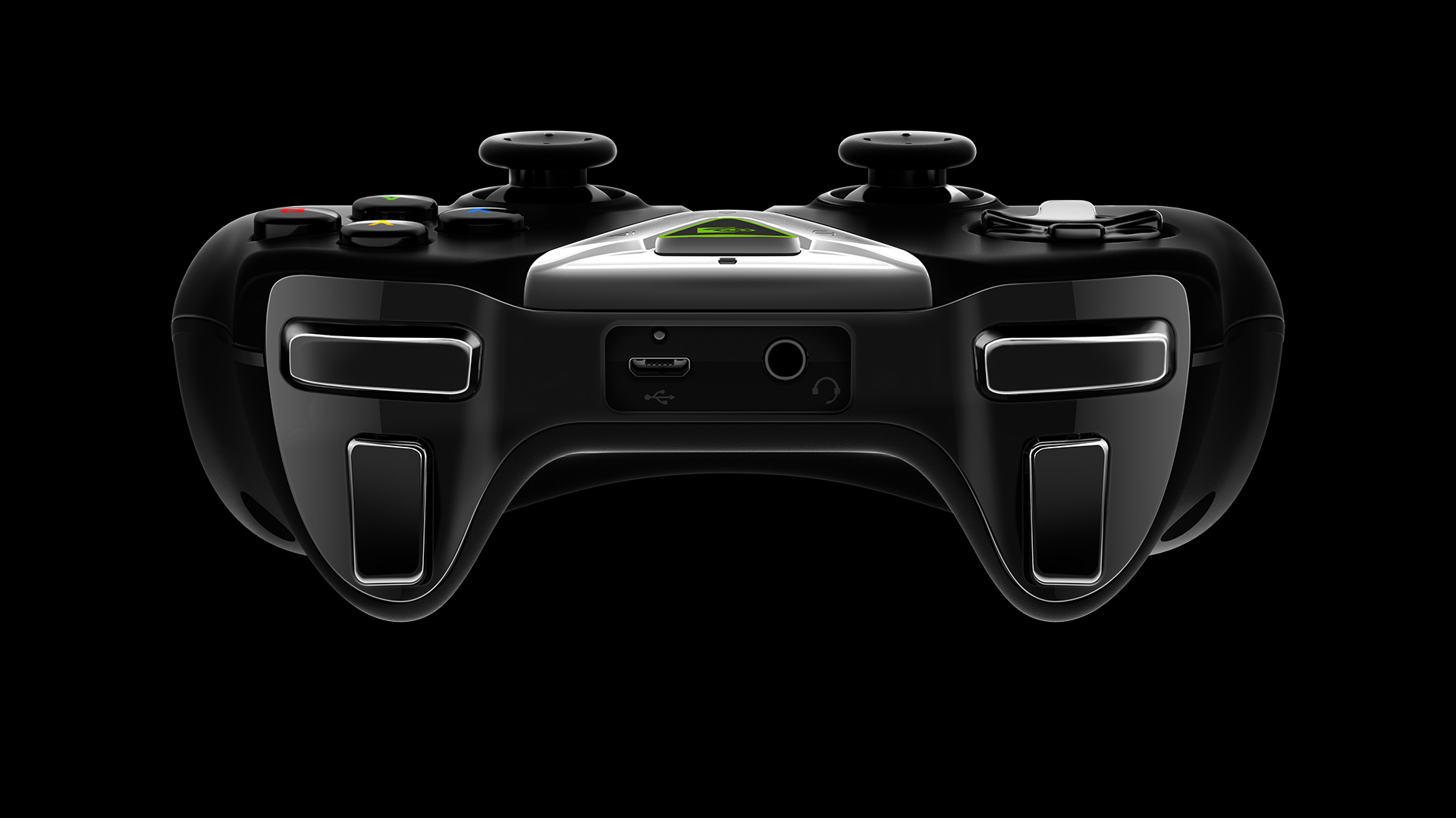 SHIELD コントローラーのゲーム用ヘッドセットジャックにお気に入りのステレオヘッドセットを接続すれば、友人と簡単にゲームチャットできます。